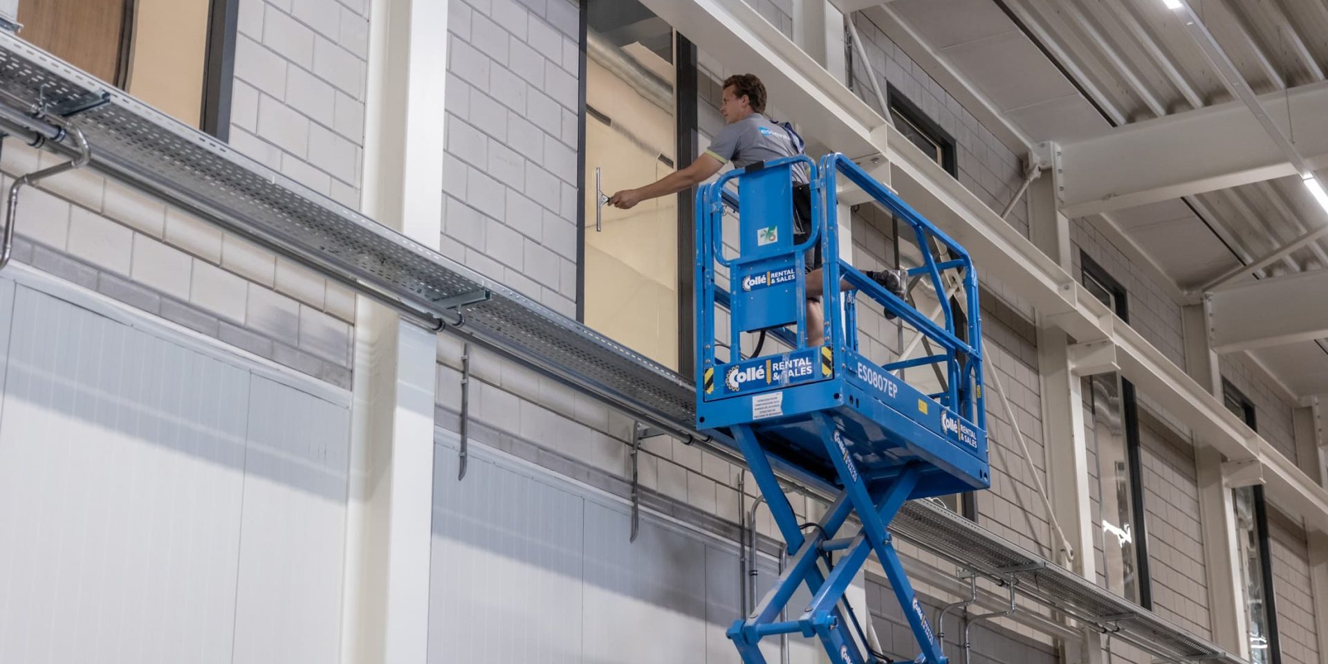 Essential-schoonmaakdiensten-industriële reiniging