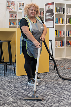 Portret medewerker Essential Schoonmaakdiensten